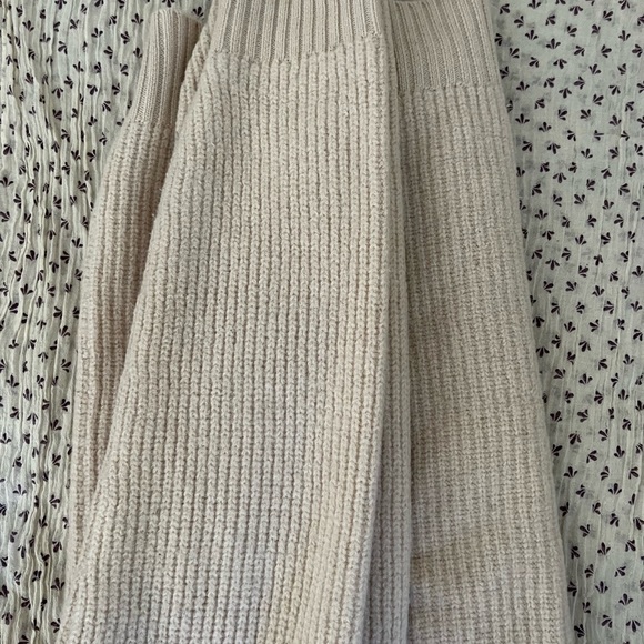 Wilfred aritzia cardigan size m great condition - Picture 2 of 7
